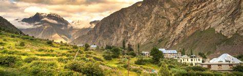 Day 3: Drive to Nubra Valley via Khardung La Pass